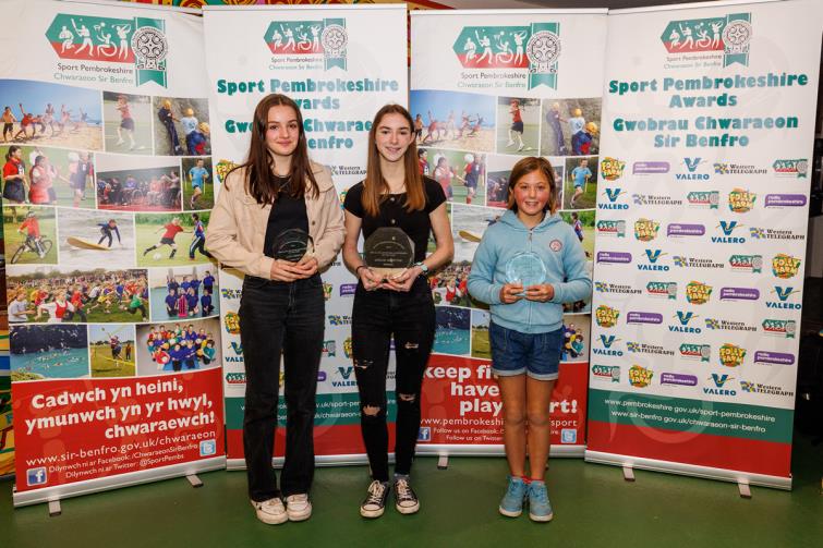 Girls Under 16s - Lucy Wintle, Gracie Griffiths and Josie Hawkes